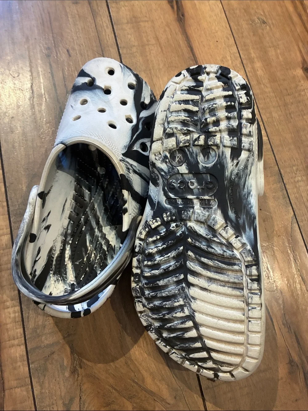 CROCS Classic Clog in Black & White Marble Swirl